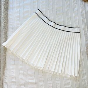 Zara White Pleated Mini skirt/skort with Black Waist Trim